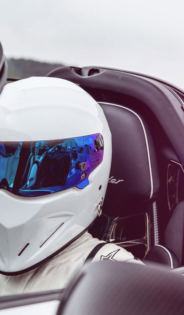 Гонщик в шлеме, программа Top Gear