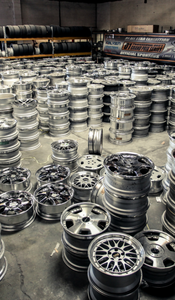 Склад автомобильных дисков