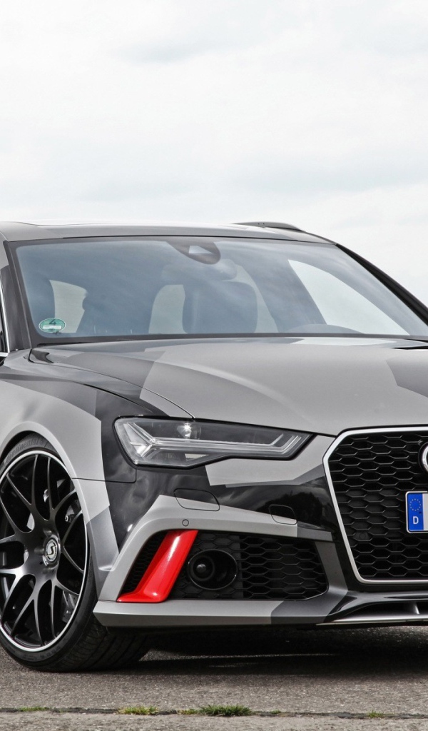 Серый автомобиль Audi RS6 Avant