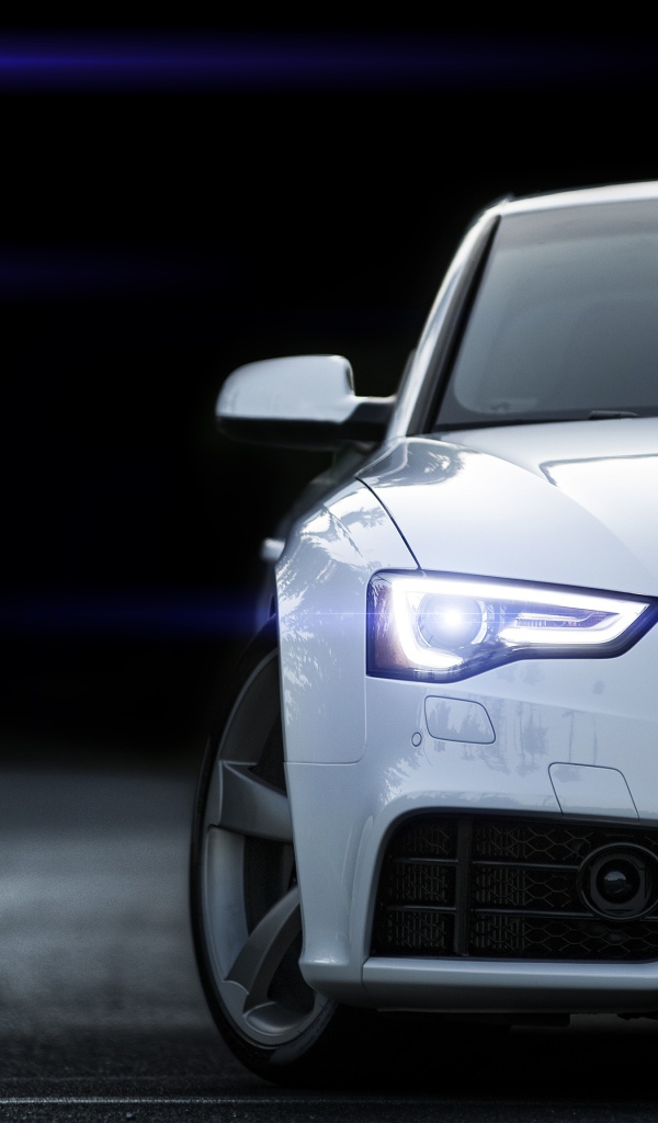 Неоновые фары белого Audi RS5