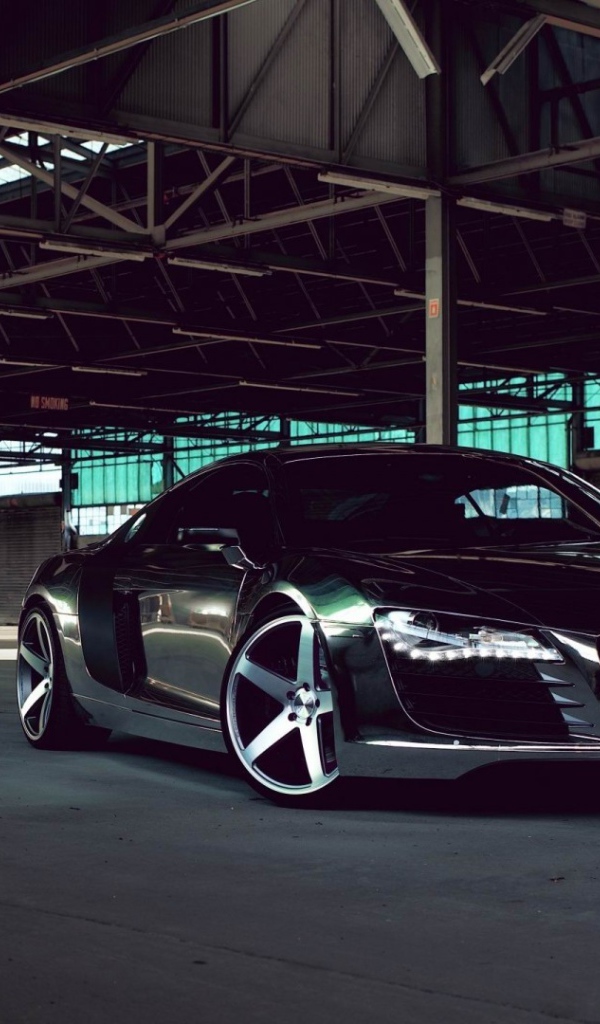 Стильный черный Audi R10