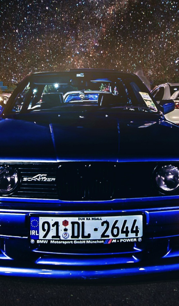 Красивый автомобиль BMW E30