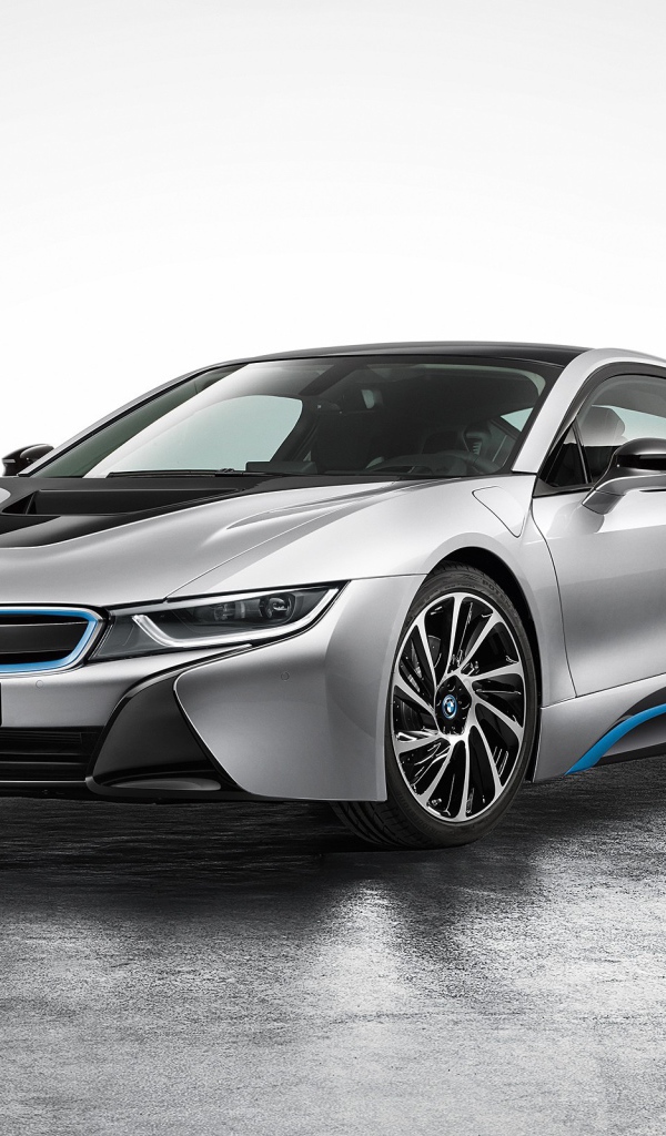 Новый серебристый BMW i8
