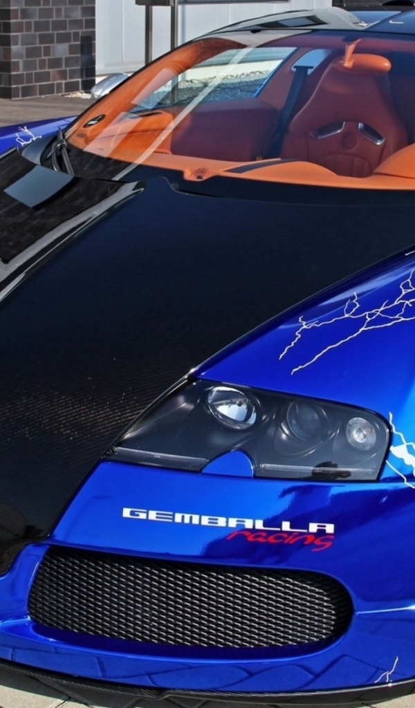 Молнии на синем Bugatti Veyron