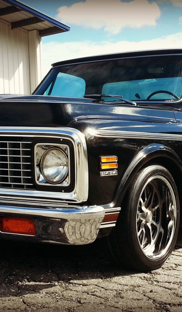 Блестящий пикап Chevrolet C-10