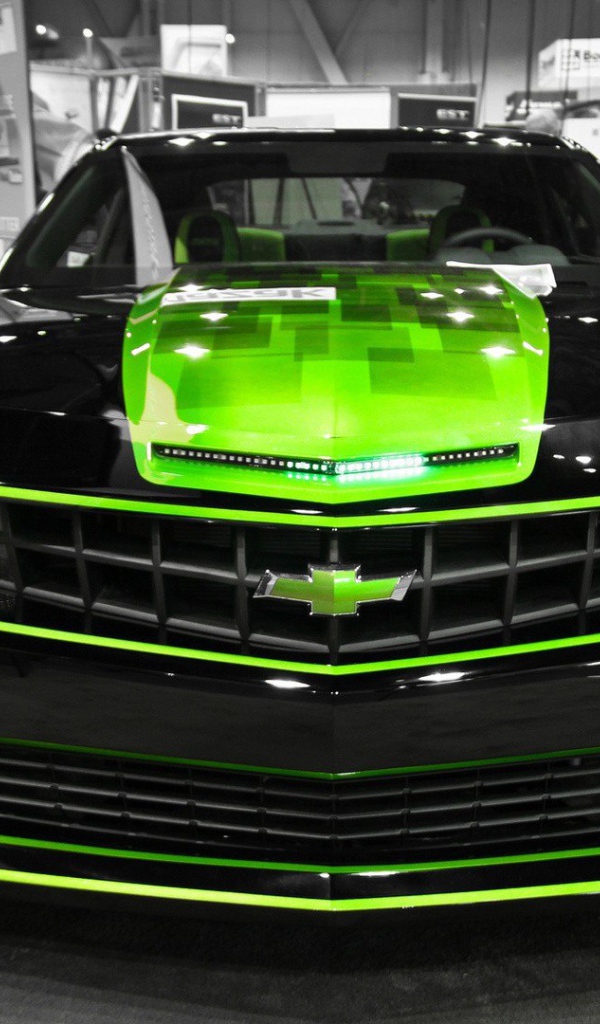 Черно зеленый Chevrolet Camaro