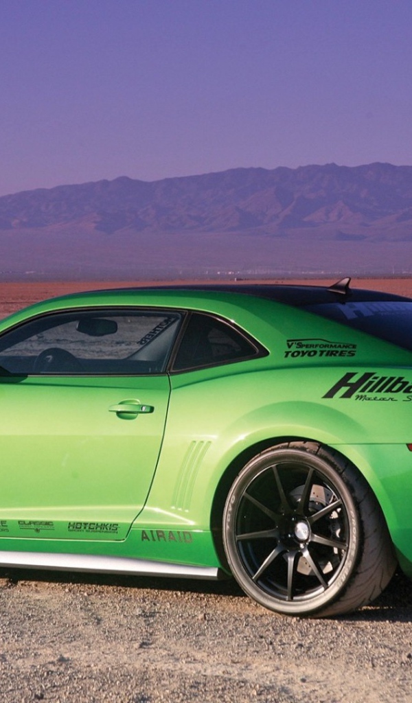 Надписи на зеленом Chevrolet Camaro