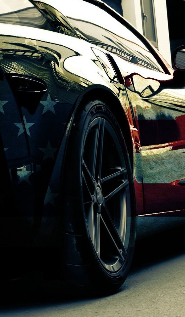 Автомобиль Chevrolet Corvette с изображением флага США