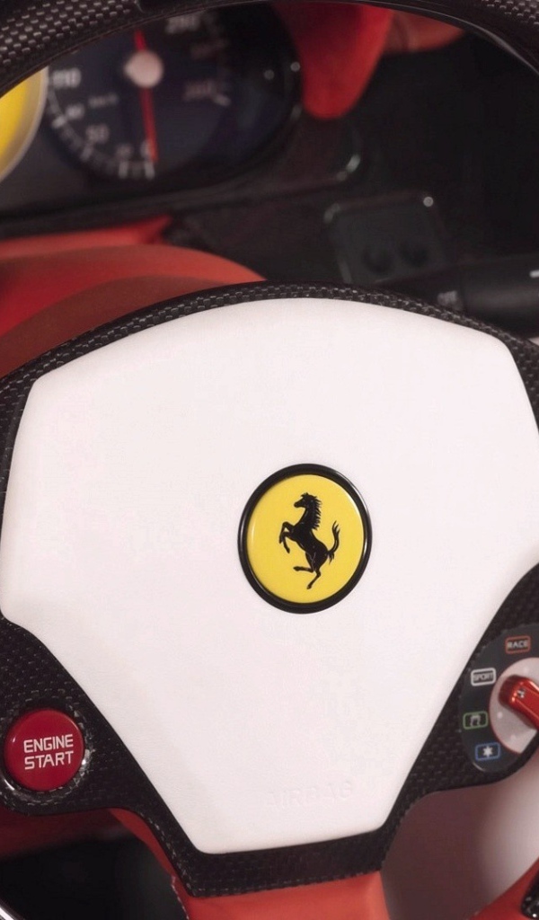 Рулевое колесо спортивного Ferrari