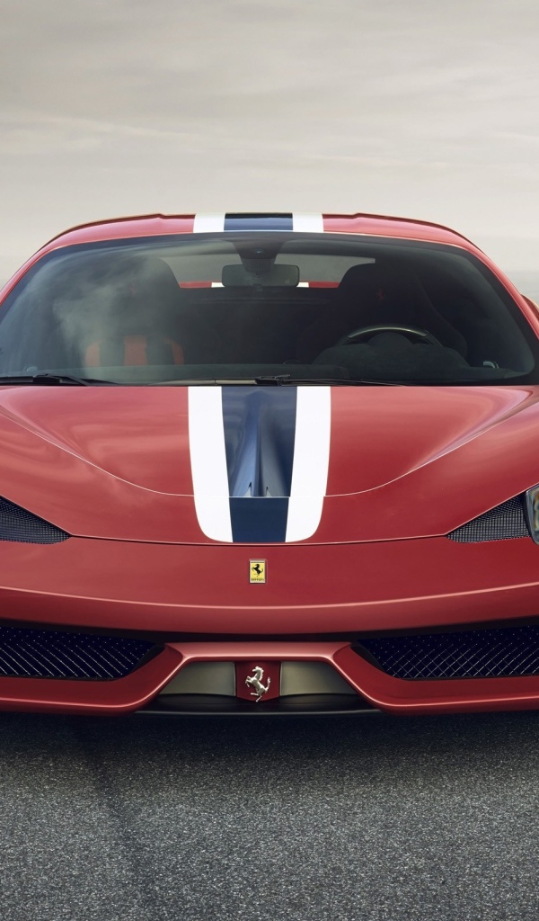 Особенный автомобиль Ferrari 458 Speciale