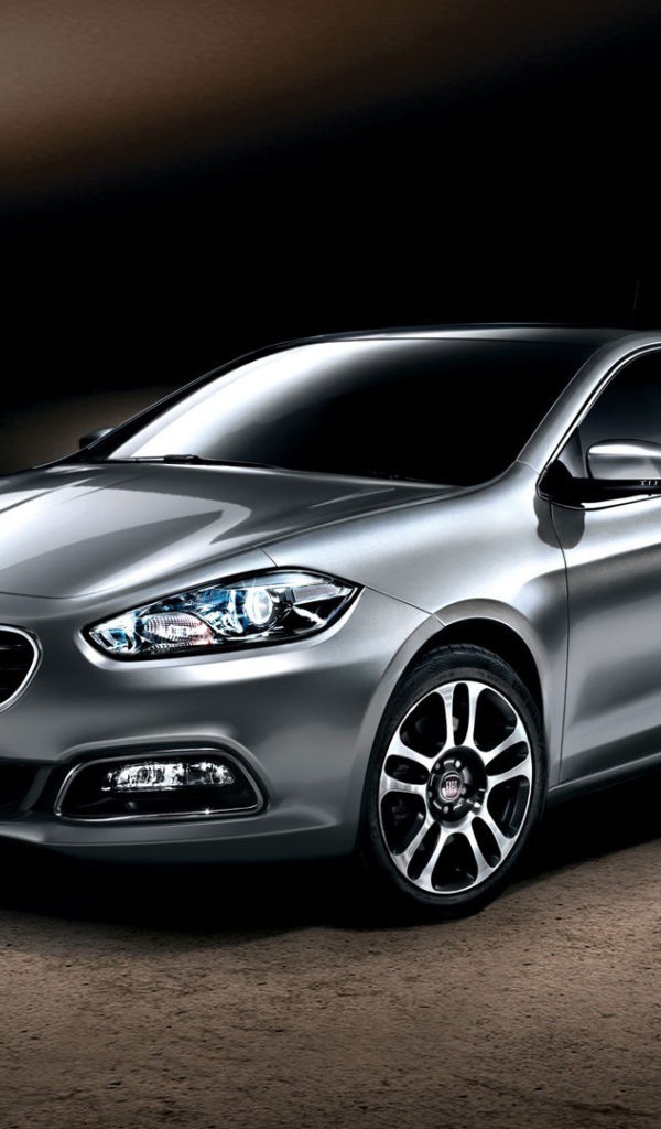 Современный автомобиль Fiat Viaggo