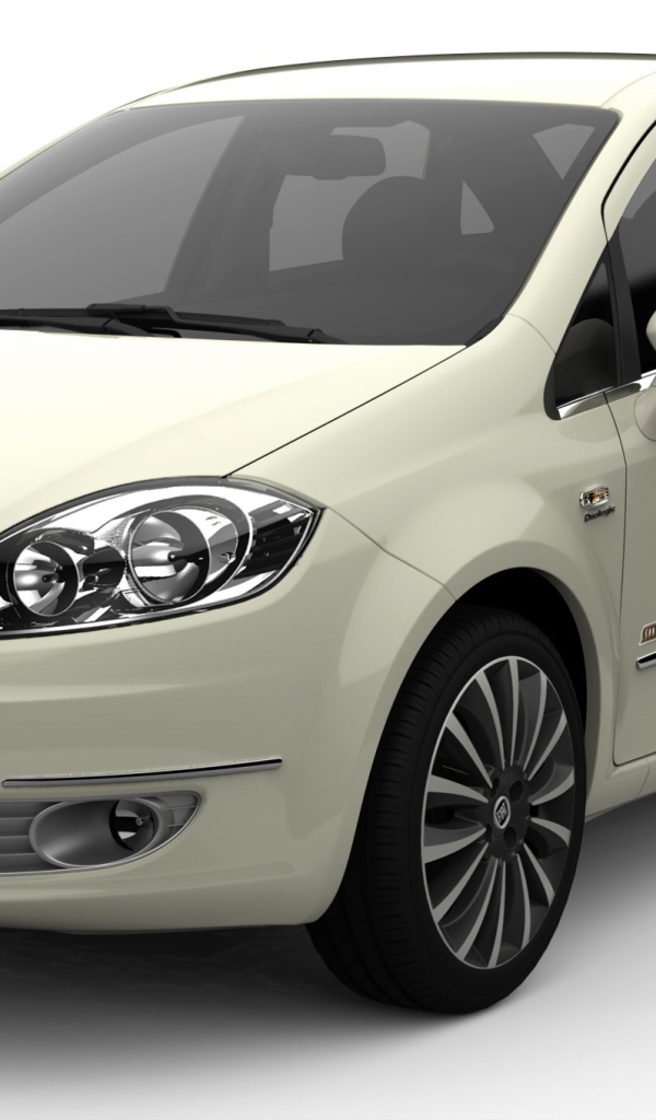 Новый белый Фиат Линеа