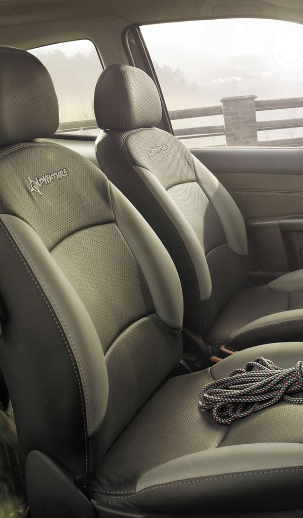 Салон автомобиля Fiat Strada