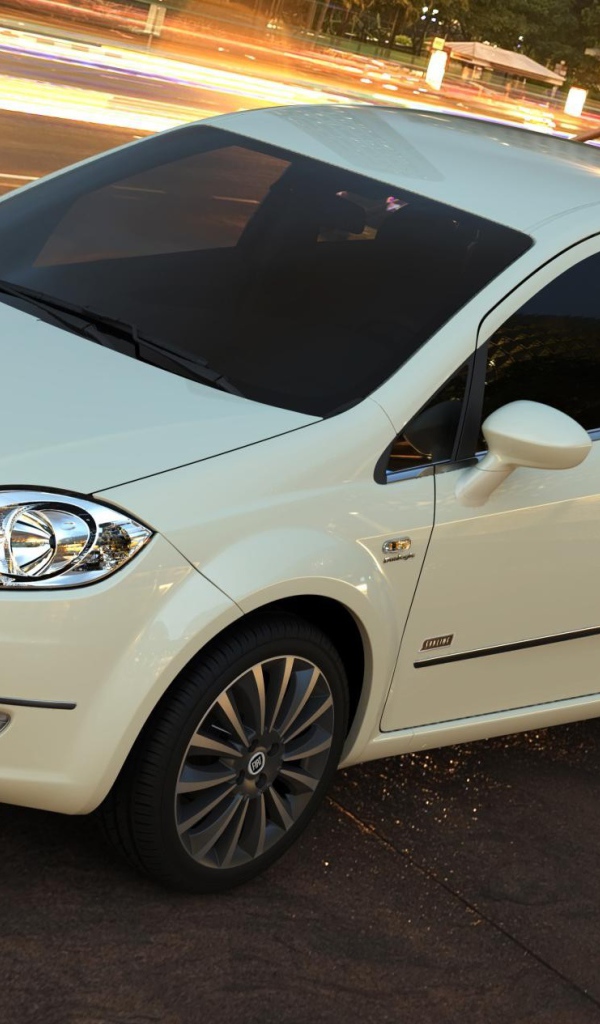 Белый Фиат у дороги