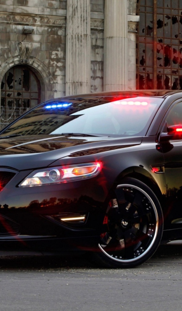 Полицейский автомобиль Форд