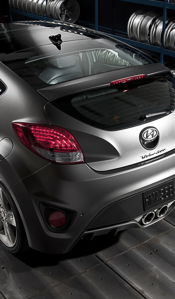 Авто Hyundai Veloster в гараже