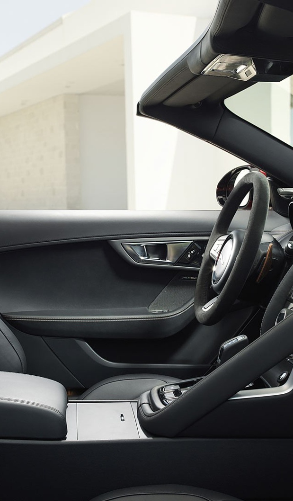 Автомобиль кабриолет Jaguar XJ