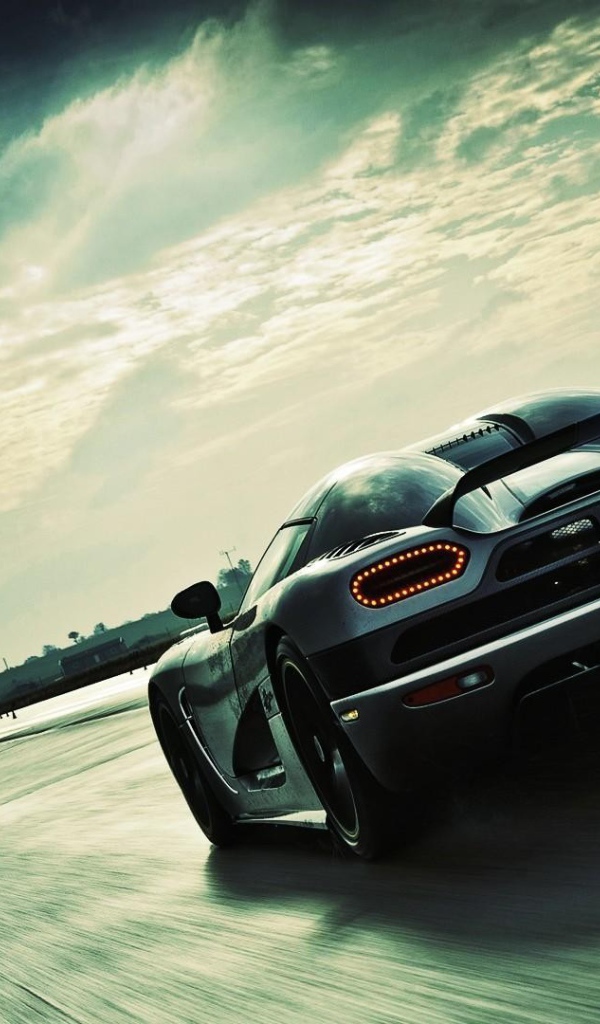 Супер кар Koenigsegg CCX