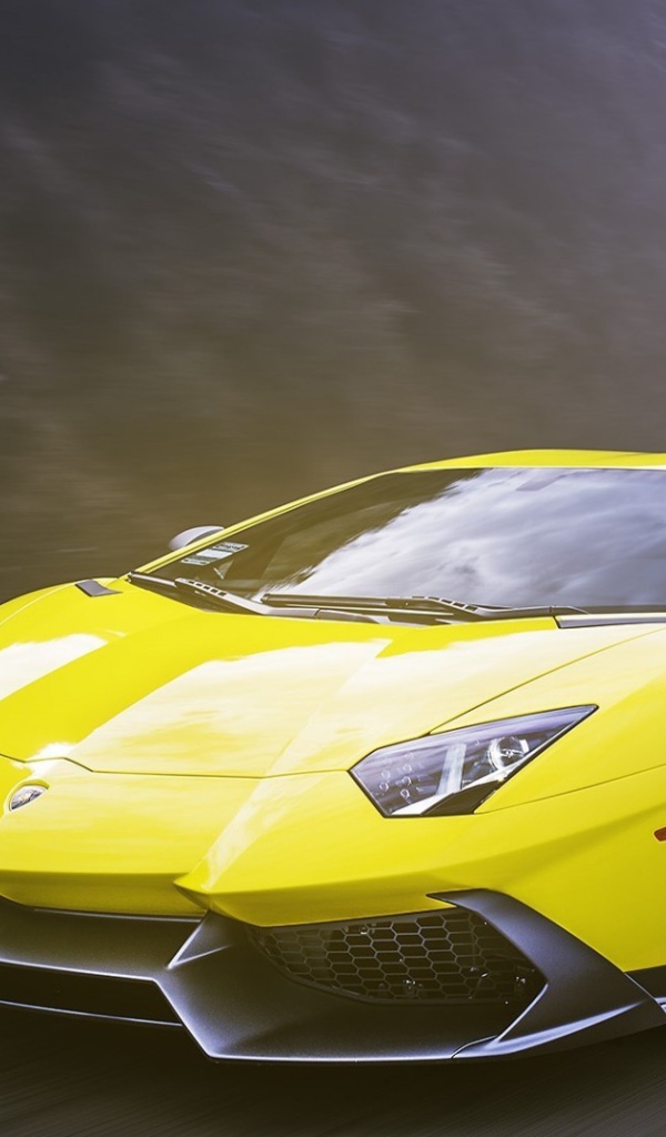 Яркий желтый Ламборгини на шоссе