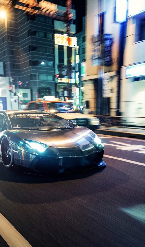 Lamborghini Aventador на улице в Японии