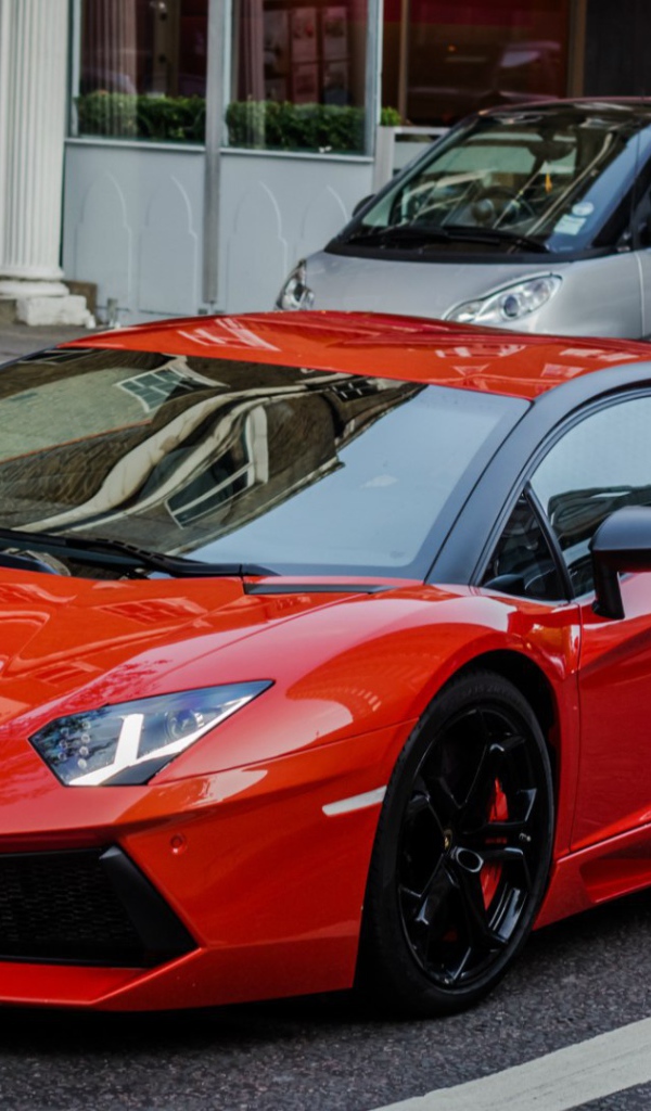 Красный Lamborghini Aventador LP 700-4