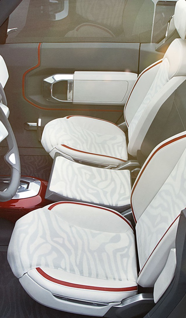 Салон нового Land Rover DC100