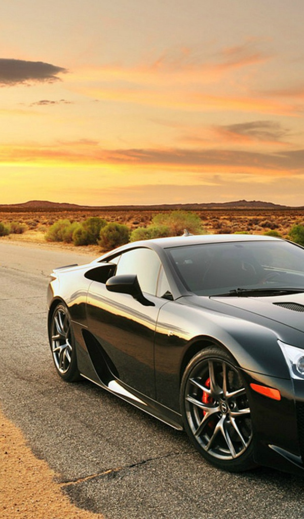 Спортивный автомобиль Lexus LFA