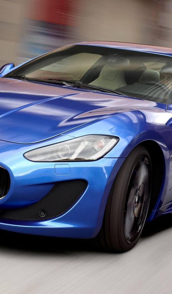 Быстрый автомобиль Maserati