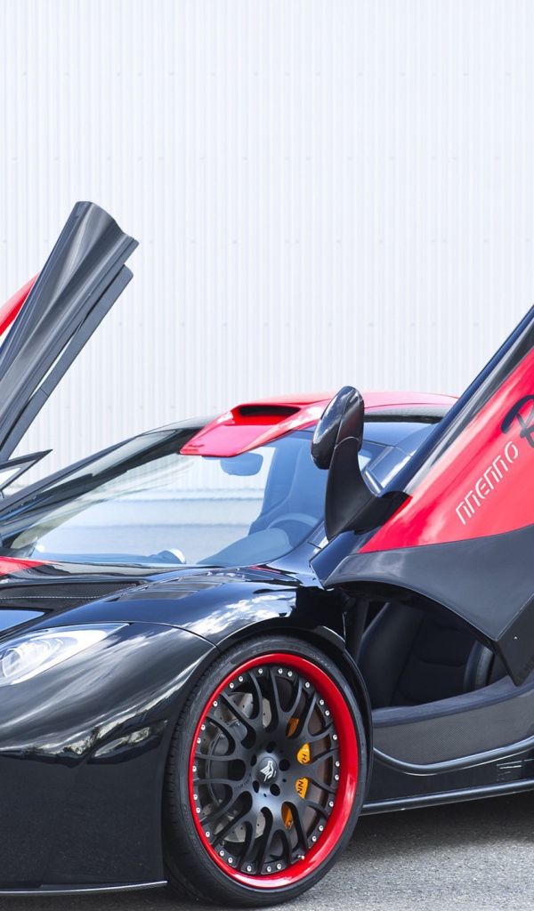 Черно красный McLaren MP4-12C