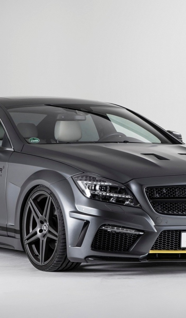 Красивый Mercedes-Benz CLS PD550 Black Edition