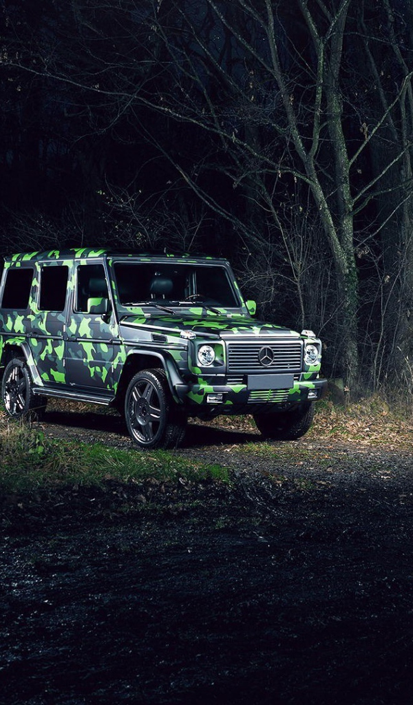 Мерседес в камуфляжной раскраске