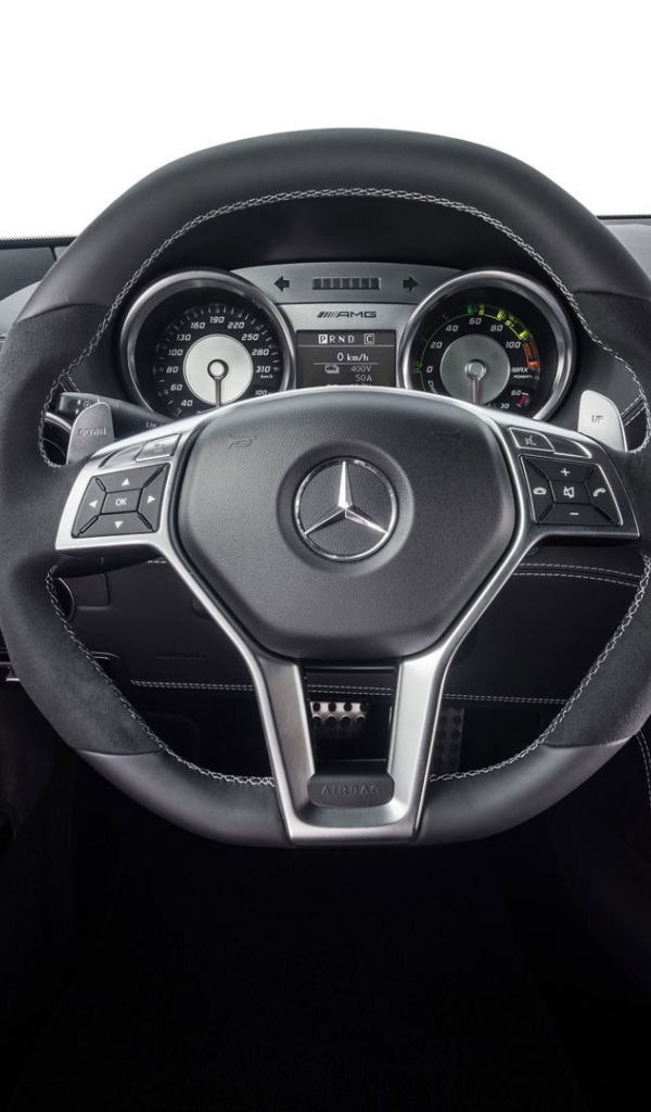 Руль и приборы автомобиля Mercedes SLS