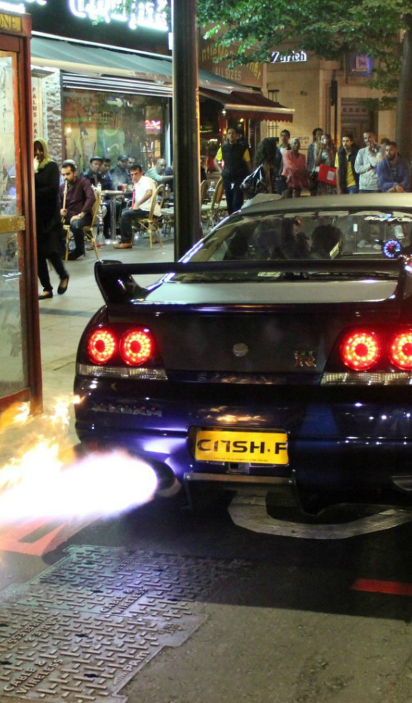 Огненный выхлоп Nissan Skyline GT-R