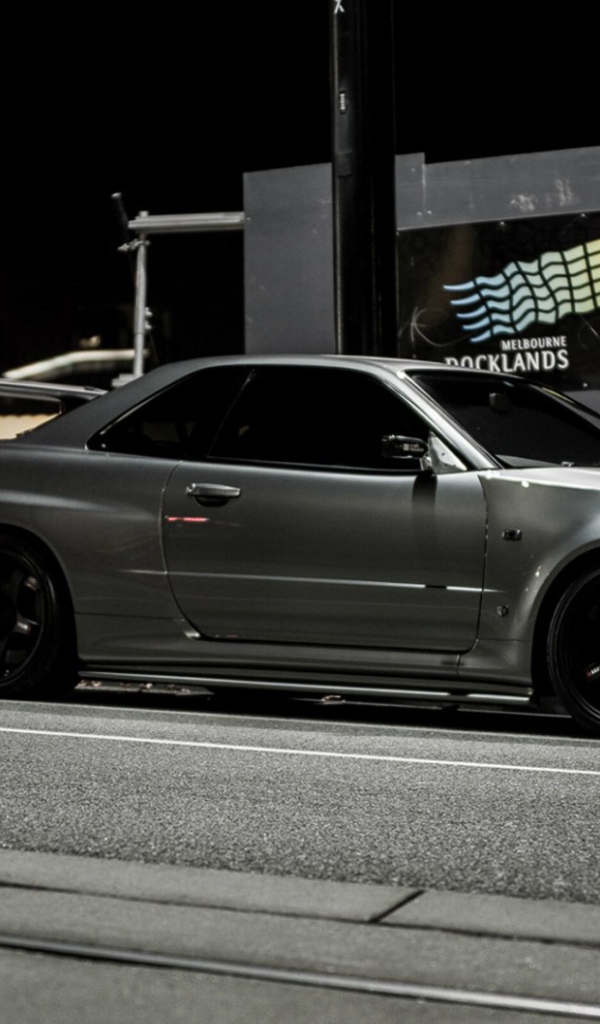 Nissan Skyline GTR R34 на улице