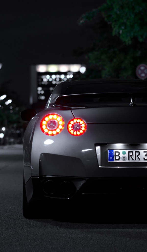 Стоп сигналы автомобиля Ниссан