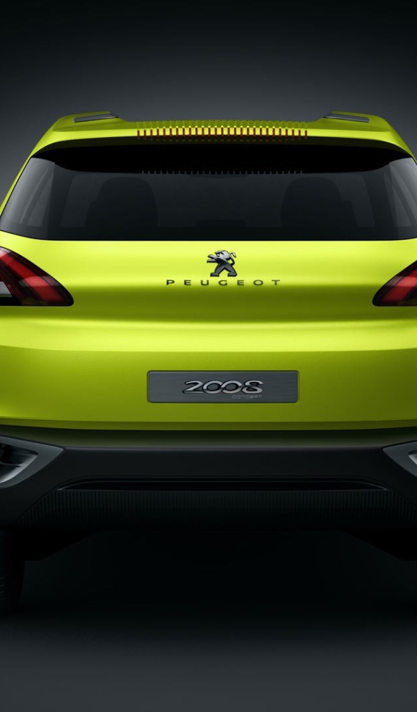 Вид сзади на желтый Peugeot 2008