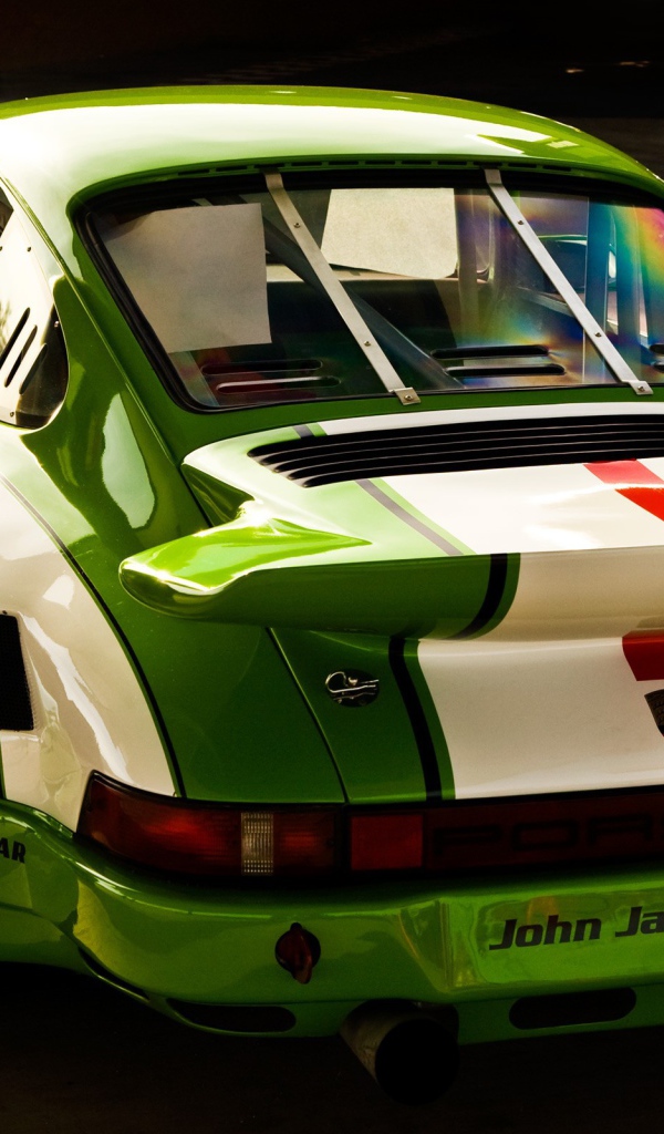 Автомобиль Porsche 911 для уличных гонок