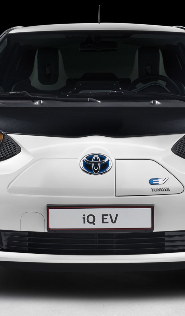 Электро автомобиль Toyota IQ