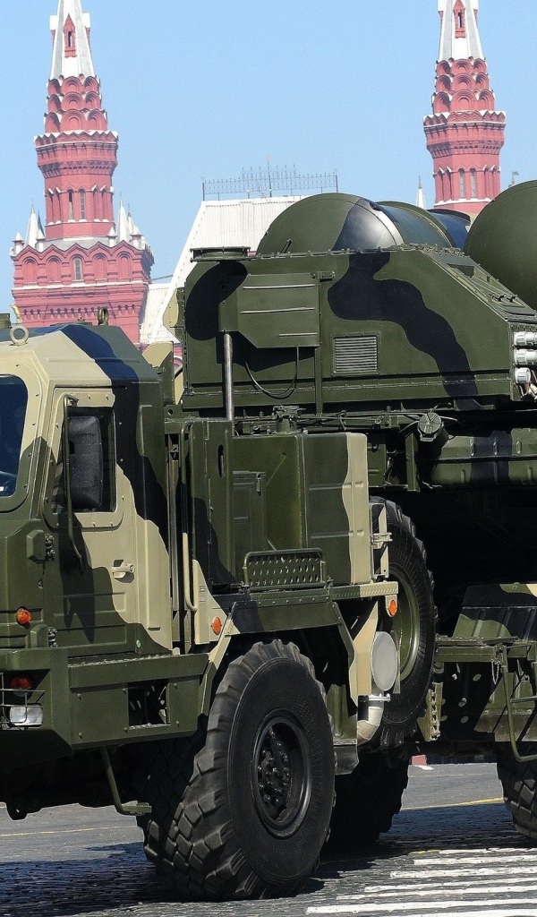 Ракетные комплексы на параде в Москве