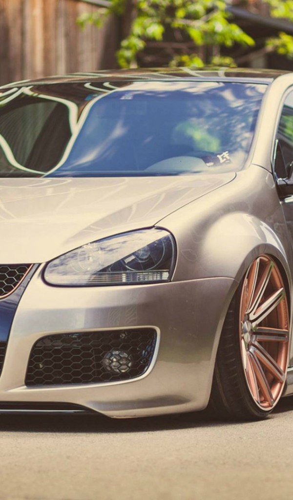 Аккуратный Volkswagen Golf GTI