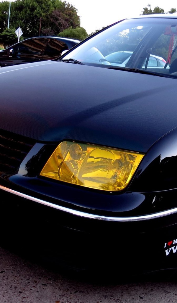 Желтые фары нового Volkswagen Bora