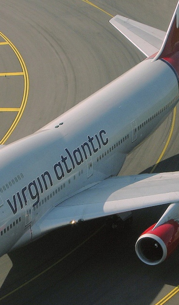 Пассажирский самолет Вирджин Атлантик
