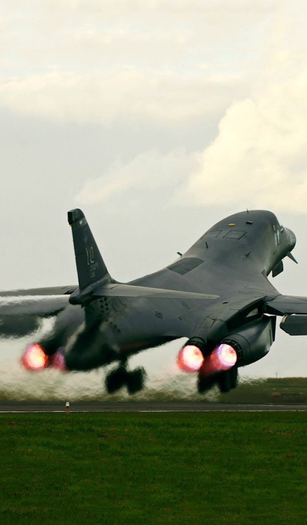 Бомбардировщик B-1B Lancer