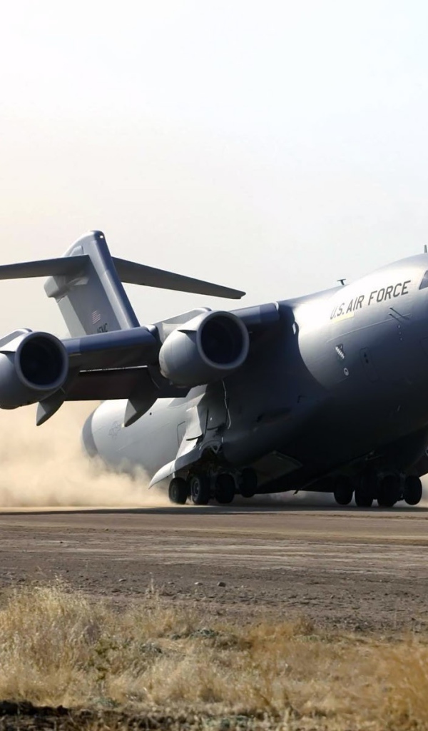 C-17 Globmaster совершил успешную посадку