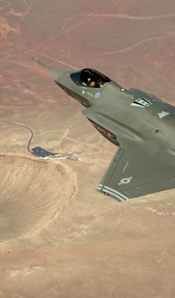 Истребитель-бомбардировщик Lockheed Martin F-35