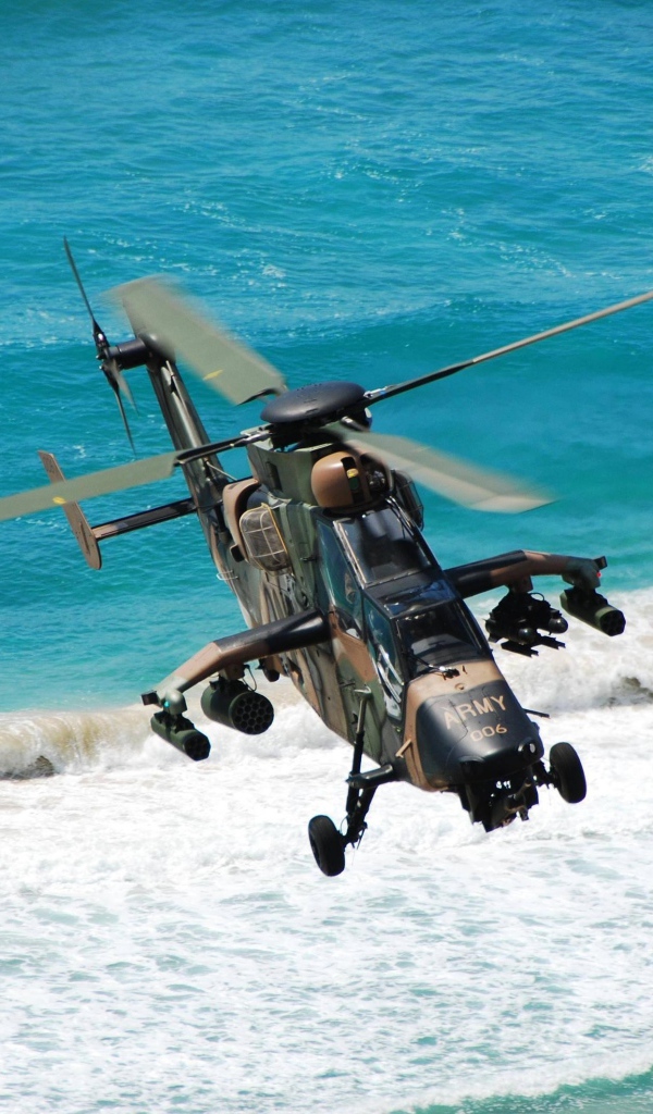 Вертолет над морем ВВС Австралии