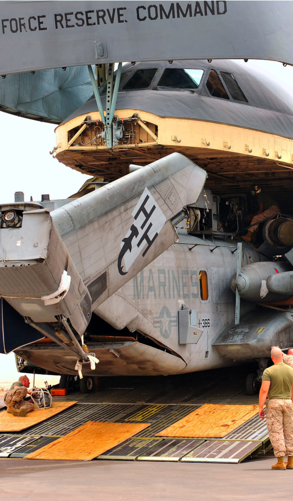 Погрузка самолета