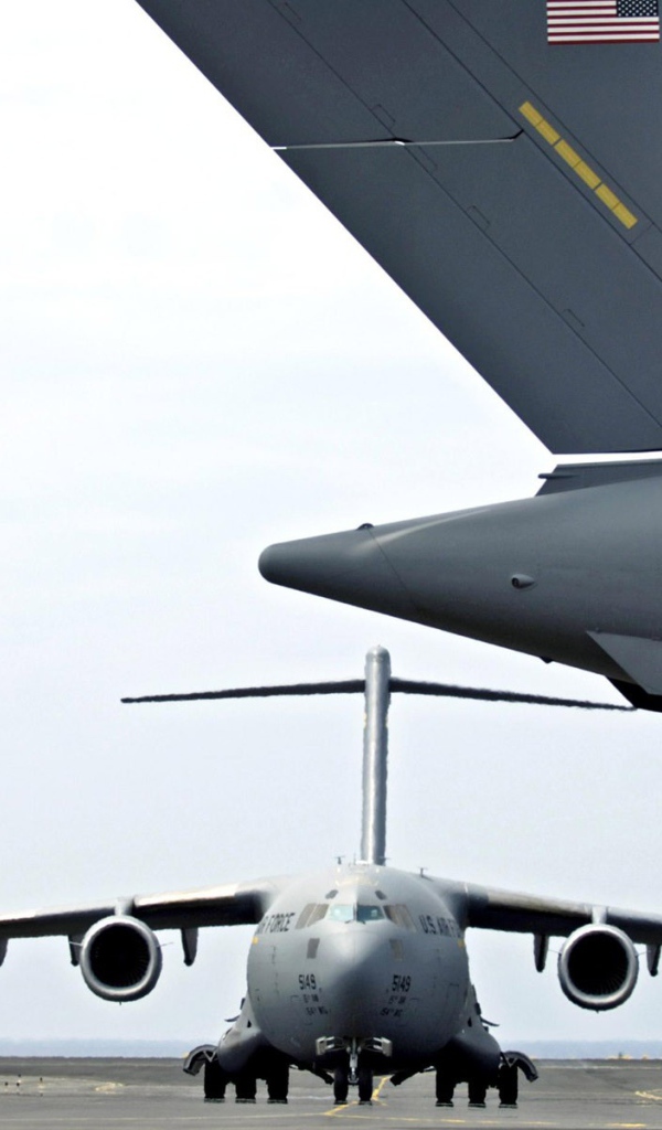 Военно транспортный самолет C-17 Globmaster