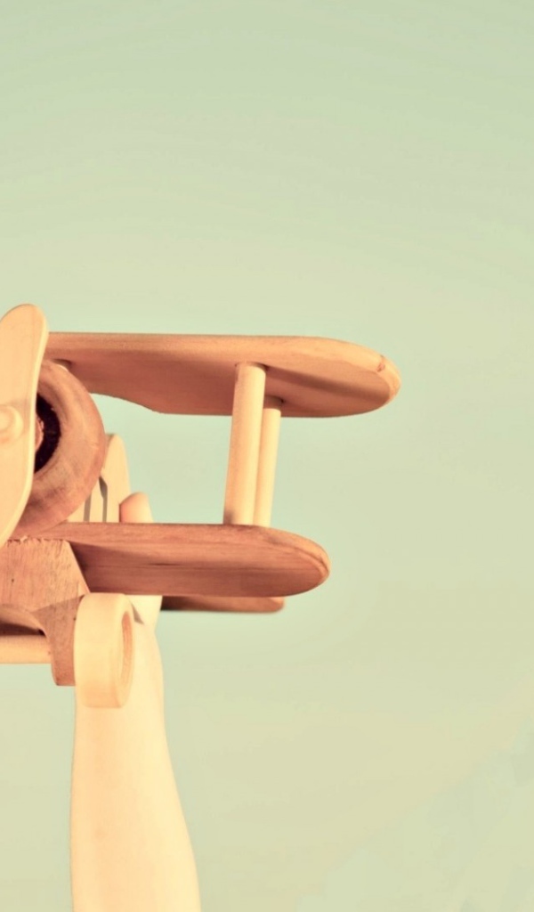 Модель самолета из дерева