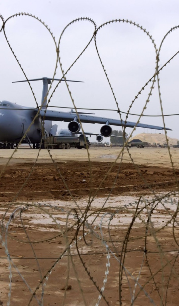 Авиабаза за колючей проволокой